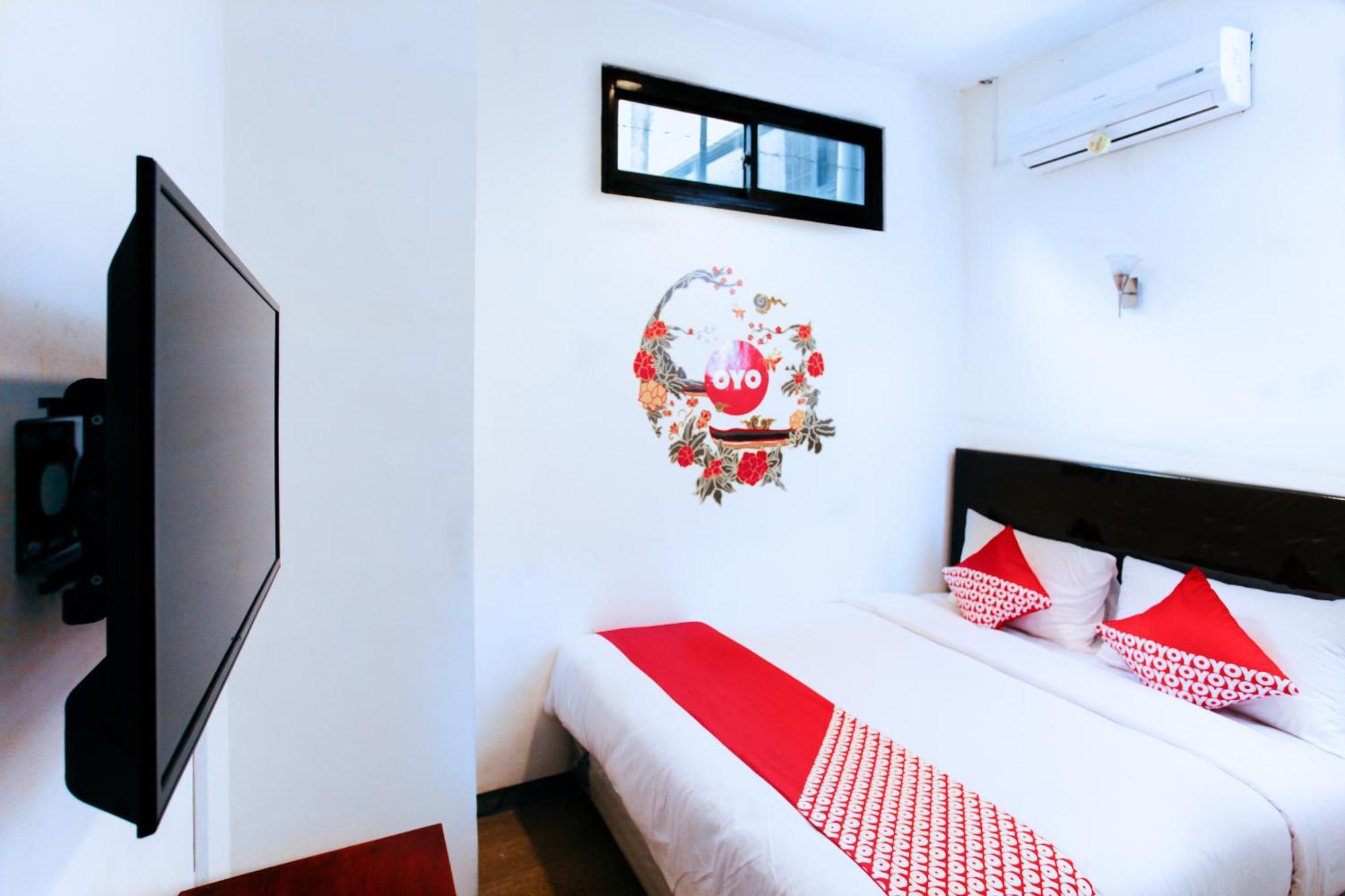 Hotel O Genteng Near Genteng Market Formerly Uno Hotel Сурабая Екстериор снимка