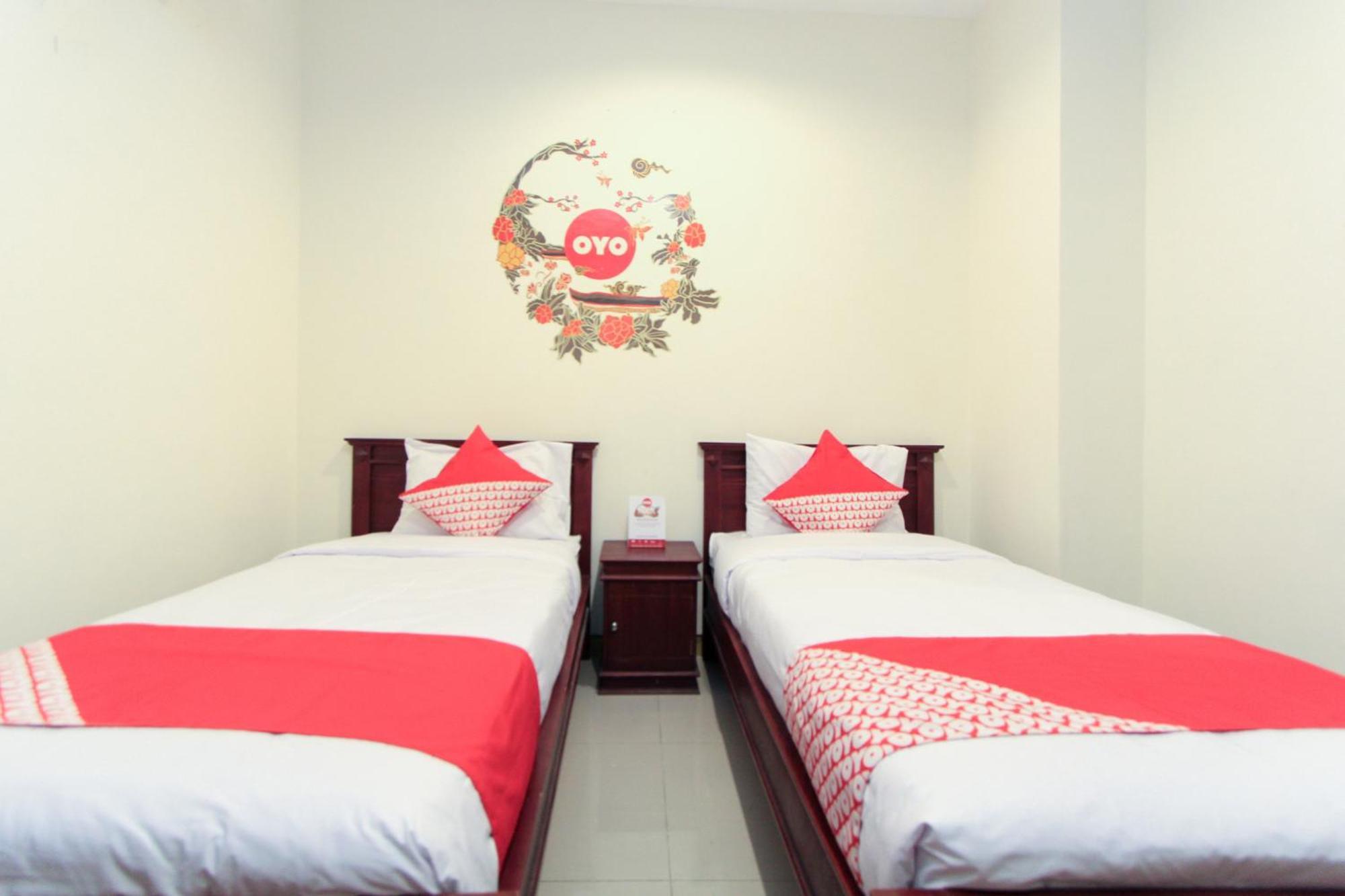 Hotel O Genteng Near Genteng Market Formerly Uno Hotel Сурабая Екстериор снимка