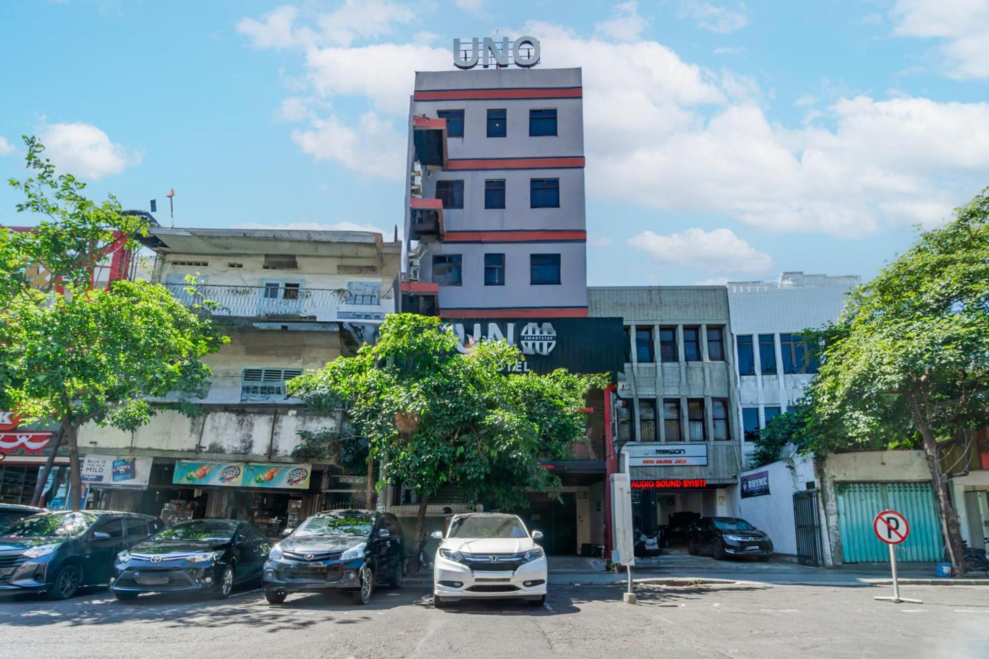 Hotel O Genteng Near Genteng Market Formerly Uno Hotel Сурабая Екстериор снимка