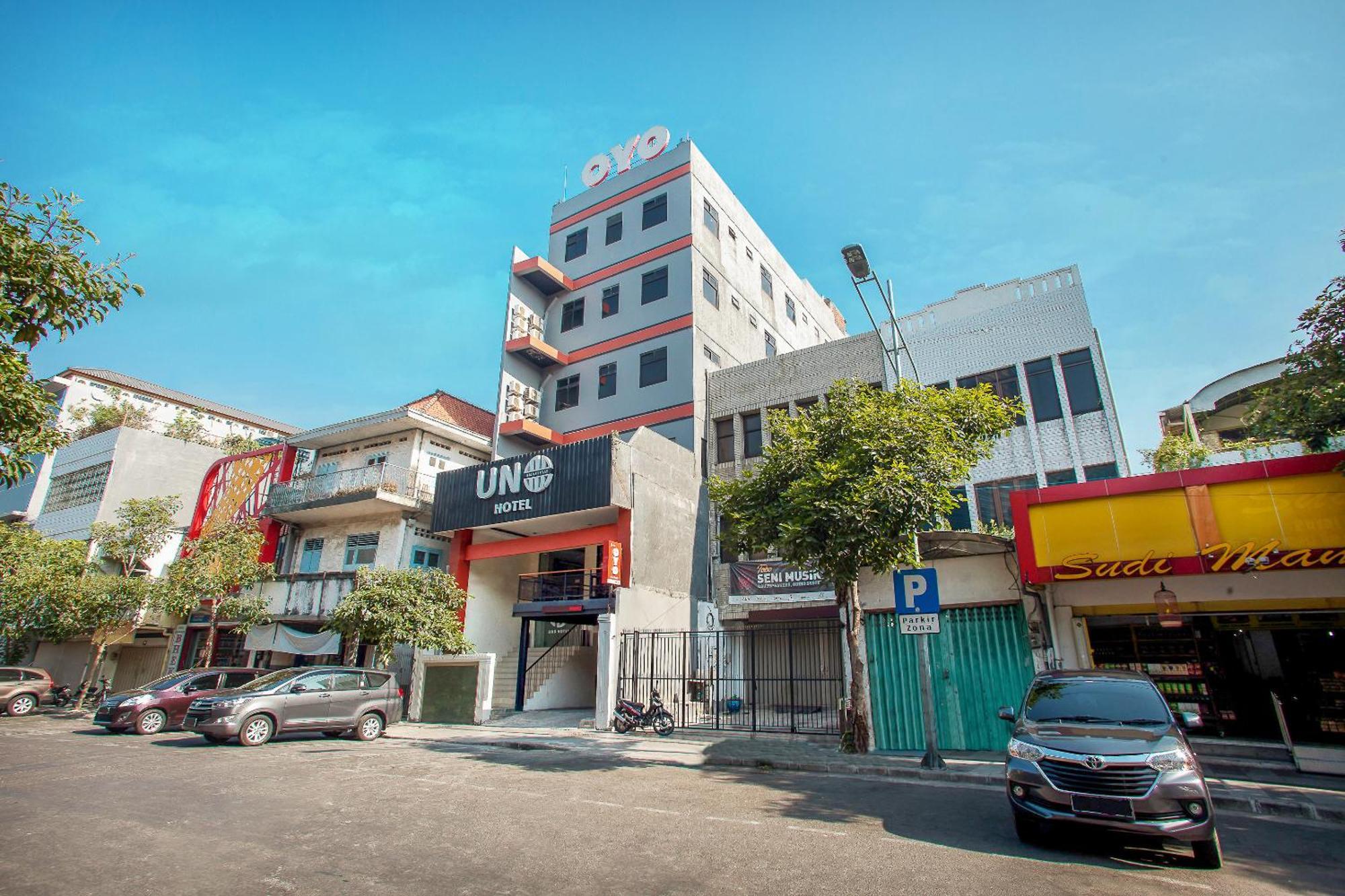 Hotel O Genteng Near Genteng Market Formerly Uno Hotel Сурабая Екстериор снимка