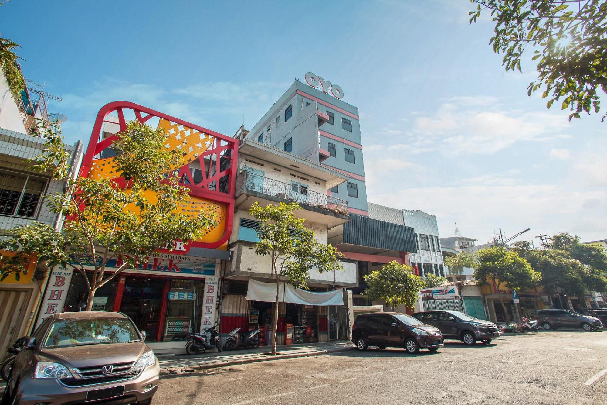 Hotel O Genteng Near Genteng Market Formerly Uno Hotel Сурабая Екстериор снимка